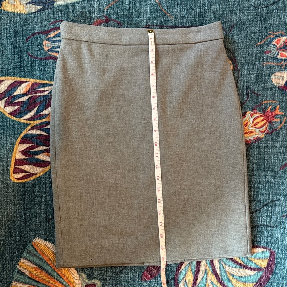 J. Crew Gray Women's Pencil Skirt, size 2P - Picture 4 of 5